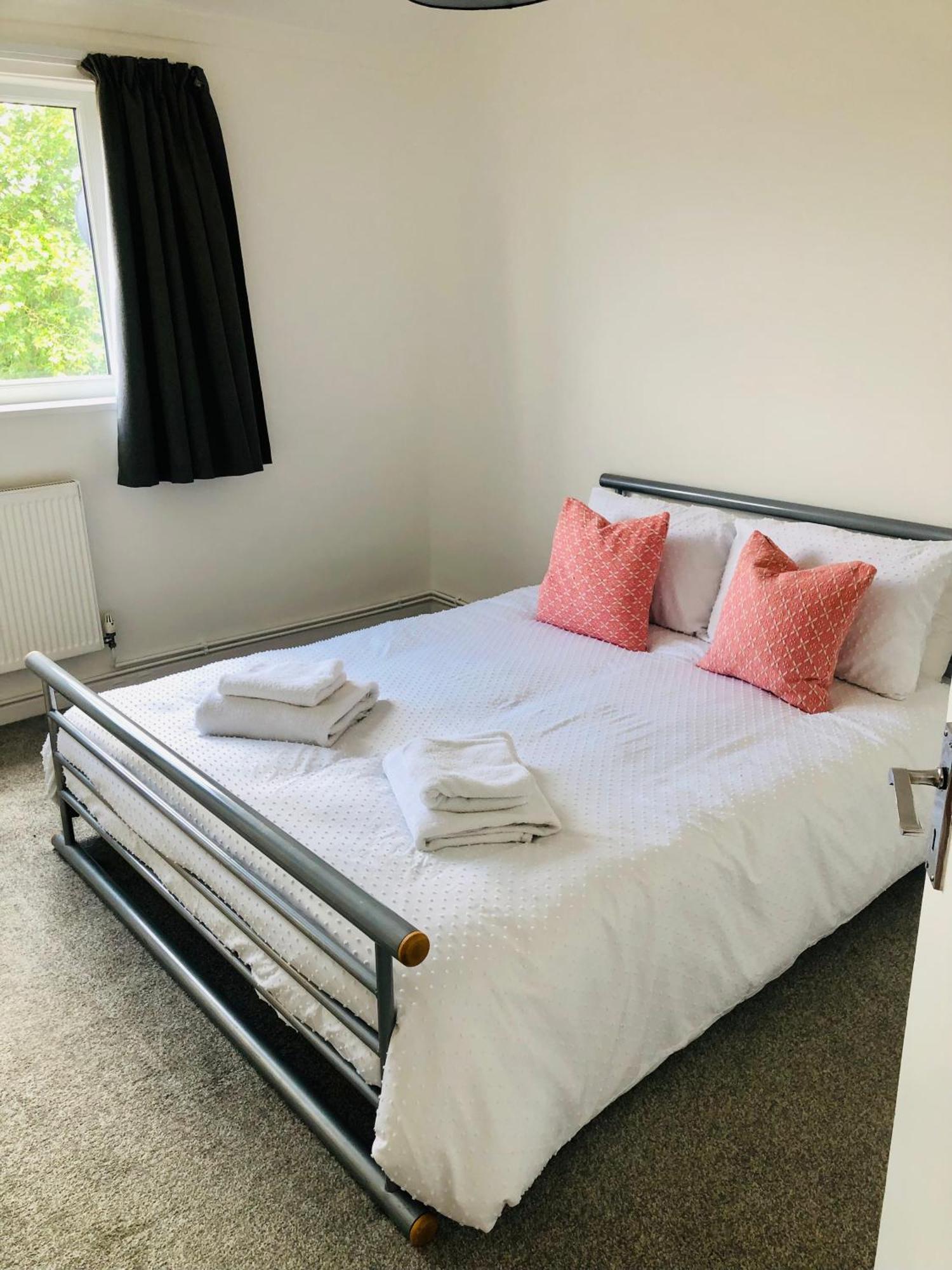 Spacious 4 Bedroom 20 Min To Apartment