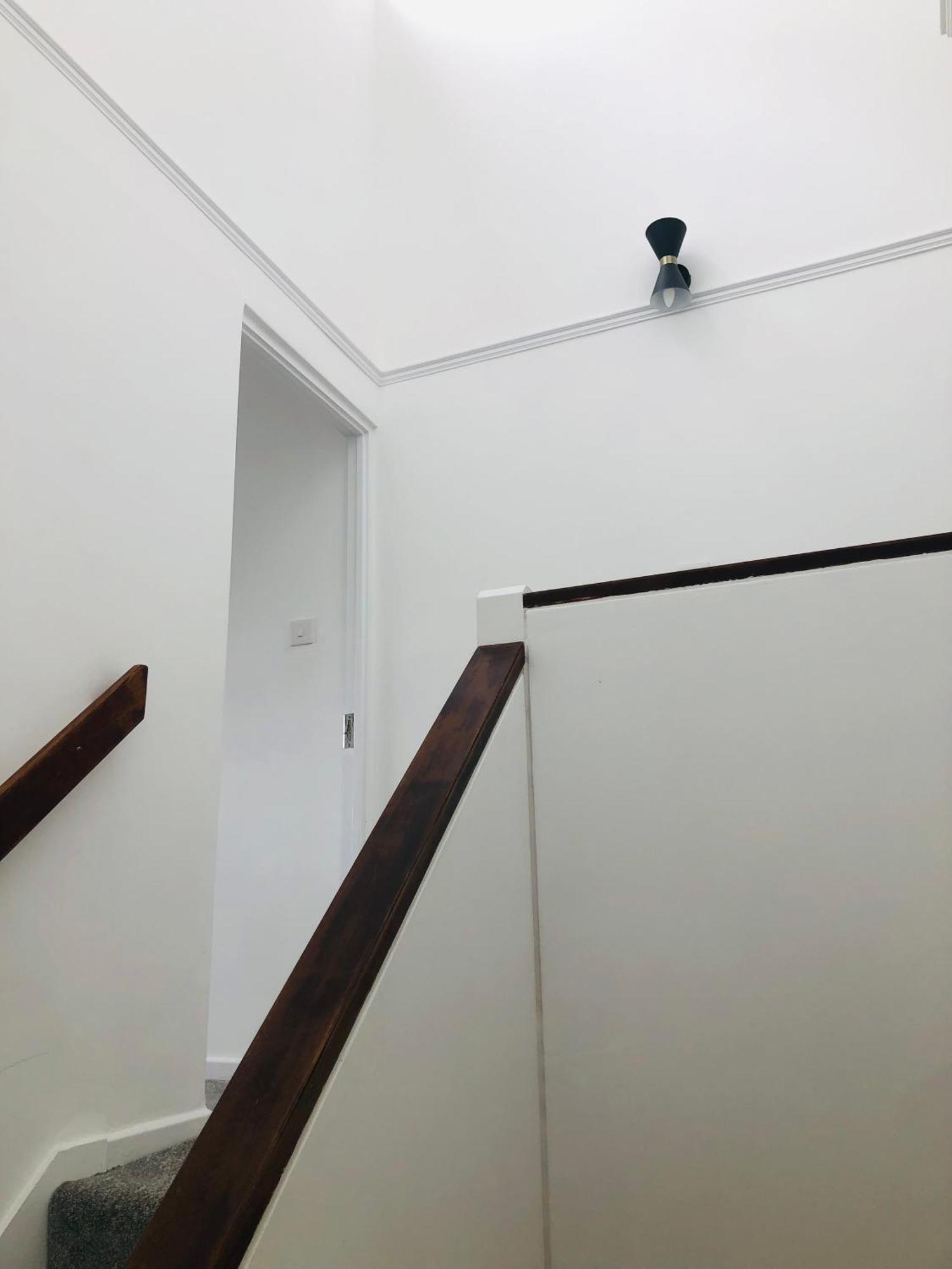 Spacious 4 Bedroom 20 Min To * London